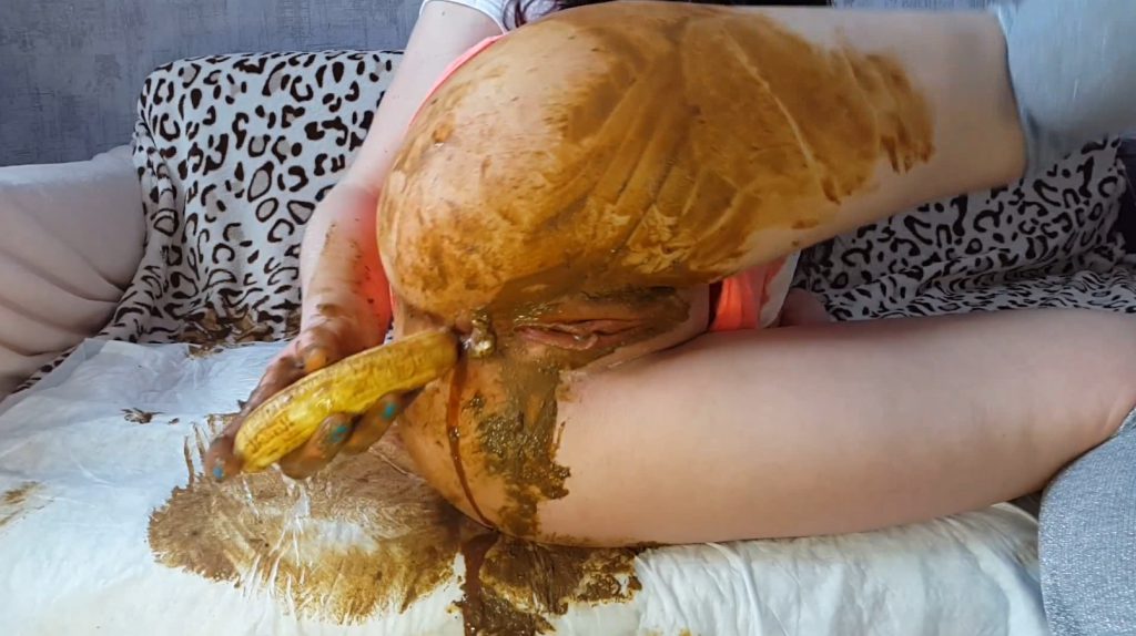 Anna and Banana – Anna Coprofield - 4