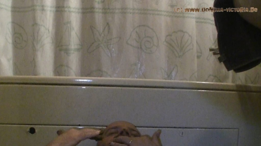 Domina Victoria - Fett Braun Und Gestopft-4