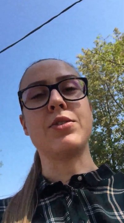 Ella Gilbert pooping in public toilet - Amazing Amateur Outdoor Shitting - HOT !