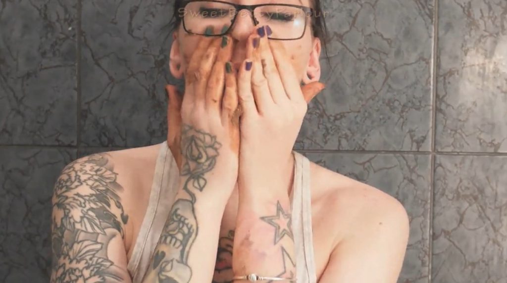 Russian Girls Pooping - Dirty Betty - 9