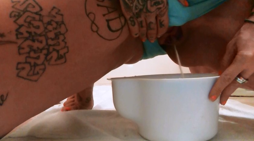 Milfy25 - Very Naughty Girl Cums Hard (With Period Shit) 2