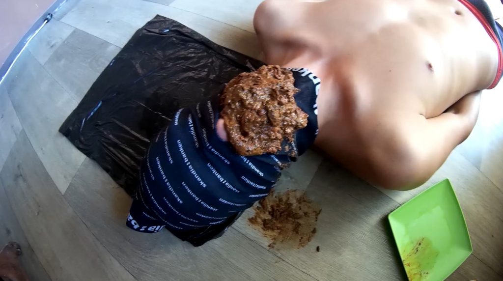 MistressAnna - How I Cook and Fart 7