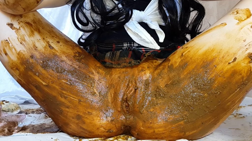Anna Coprofield shit into its pussy and vagina with feces close-up 2-5