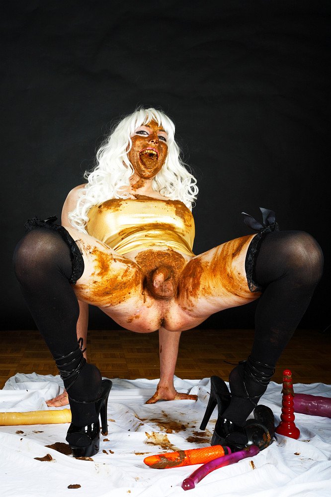 Scat Loving Shemale PHOTO Collection 4
