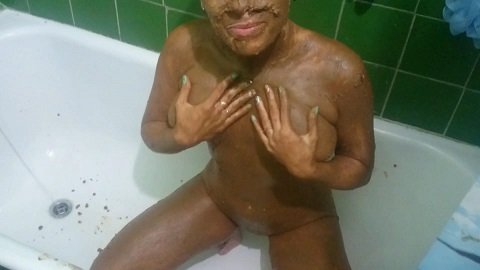Brown wife - Totally covered in shit (FHD-1080p) Picture 3
