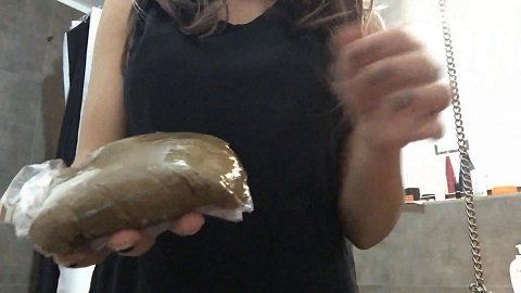 Lady Emely - Bathroom Apprentice Take your first Bite - Picture 4