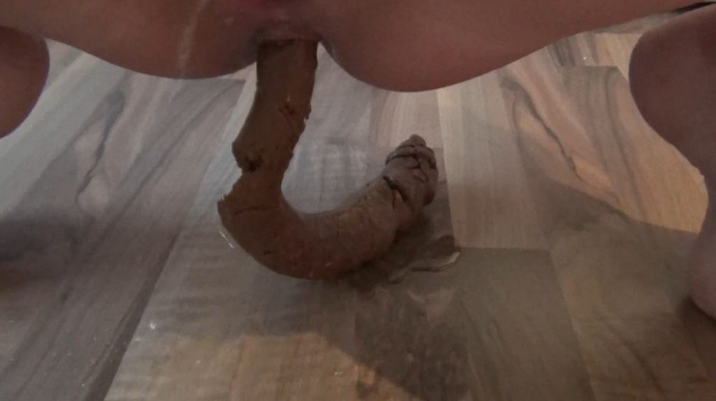 Come and deliver my body of shit - Annissa Yara (1080p Full-HD) Image 2