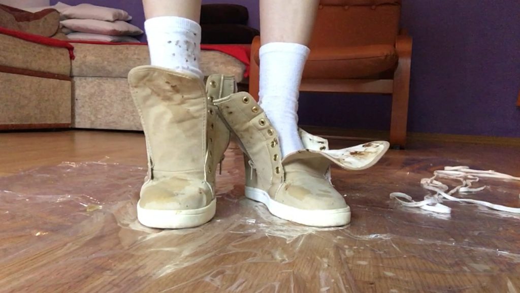 Shit in my high sneakers (Diana Spark) Image 3