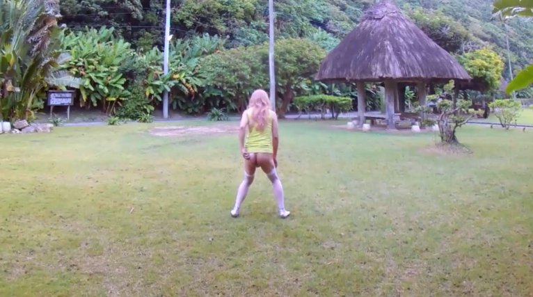 Beautiful garden - Shemale Outdoor Piss and Shit (HD-720p) Image 3