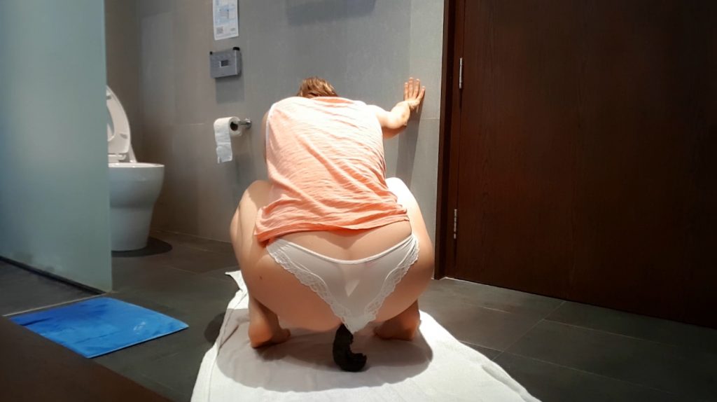 Little Miss Kinky - Big panties poop (Full HD 1080p) Image 3
