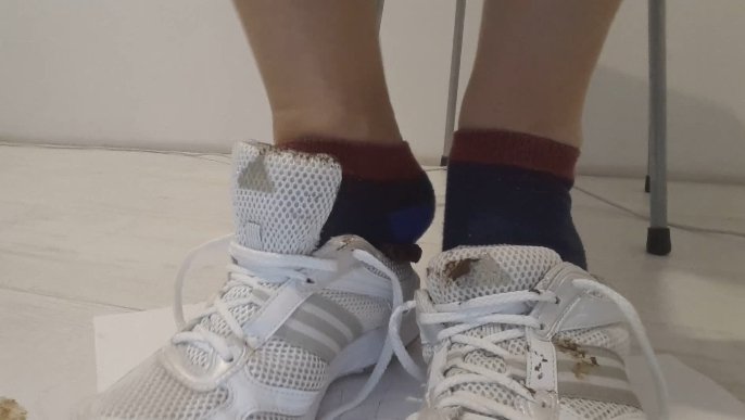 Goddess messy sneakers - Thefartbabes (Full HD 1080p) Image 3