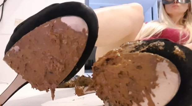 The Fart Babes - Dirty shoes humilation (Full HD 1080p) Image 3