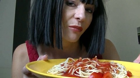 Maria Devot - Caviar court [135 Mb / FHD]