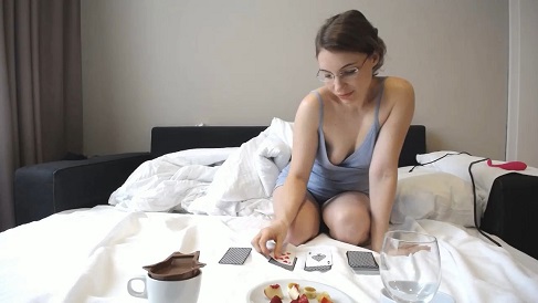 LittleMissKinky - Card game 09.02.2020